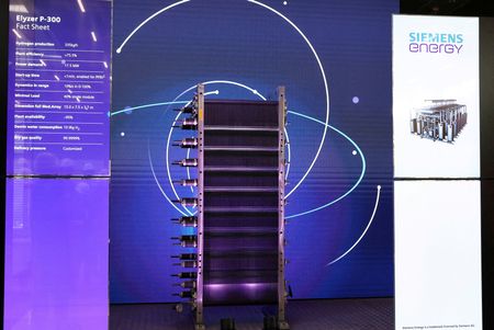 tagreuters.com2025binary_LYNXMPELAJ10V-VIEWIMAGE