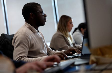 tagreuters.com2025binary_LYNXMPELAN06Y-VIEWIMAGE