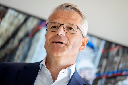 tagreuters.com2025binary_LYNXMPELAO0MW-VIEWIMAGE