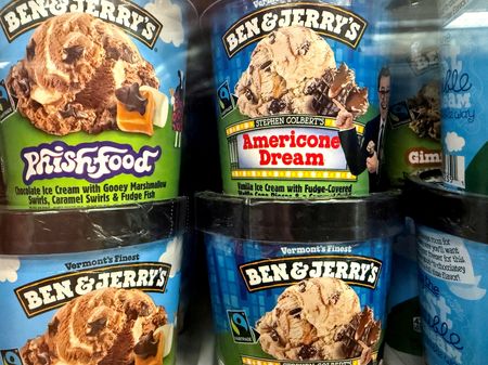 tagreuters.com2025binary_LYNXMPELAP0ZF-VIEWIMAGE