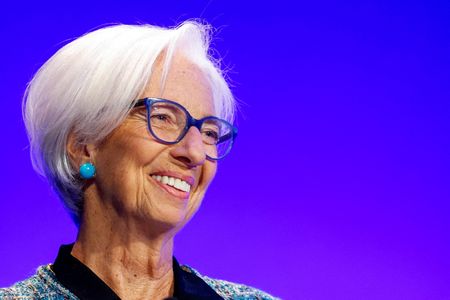 tagreuters.com2025binary_LYNXMPELBG19V-VIEWIMAGE