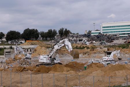 tagreuters.com2025binary_LYNXNPEL1K076-VIEWIMAGE