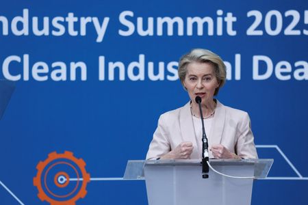 tagreuters.com2025binary_LYNXNPEL1P0JF-VIEWIMAGE