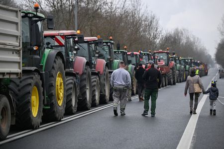 tagreuters.com2025binary_LYNXNPEL1Q0HE-VIEWIMAGE