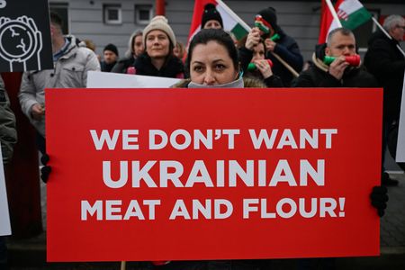 tagreuters.com2025binary_LYNXNPEL1Q0HF-VIEWIMAGE