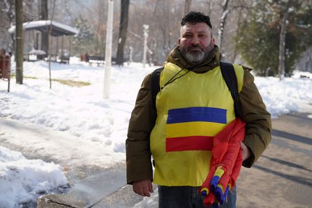 tagreuters.com2025binary_LYNXNPEL1R056-VIEWIMAGE