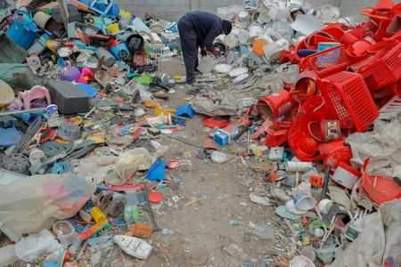 tagreuters.com2025binary_LYNXNPEL1R099-VIEWIMAGE