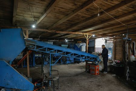 tagreuters.com2025binary_LYNXNPEL1R09B-VIEWIMAGE