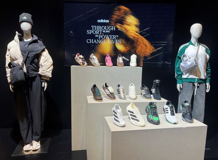 tagreuters.com2025binary_LYNXNPEL240AF-VIEWIMAGE