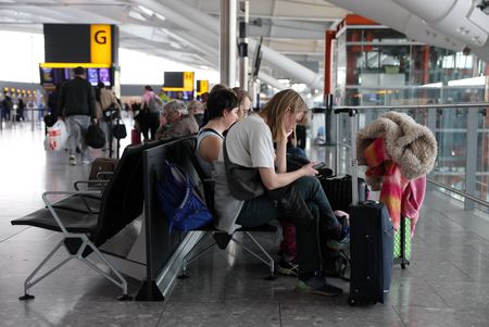 tagreuters.com2025binary_LYNXNPEL2L045-VIEWIMAGE