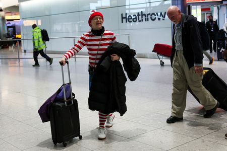 tagreuters.com2025binary_LYNXNPEL2L07S-VIEWIMAGE