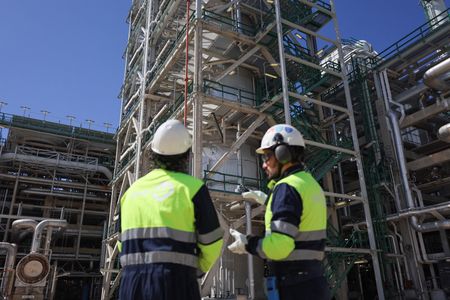 tagreuters.com2025binary_LYNXNPEL2O0UC-VIEWIMAGE