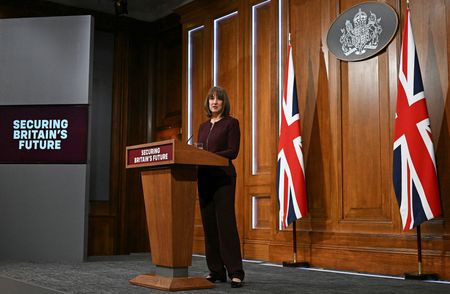 tagreuters.com2025binary_LYNXNPEL2P0Y6-VIEWIMAGE