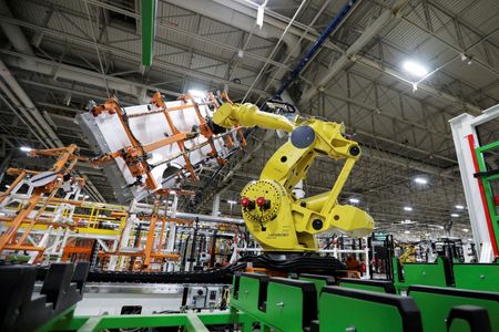 tagreuters.com2025binary_LYNXNPEL2Q00Z-VIEWIMAGE