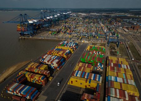 tagreuters.com2025binary_LYNXNPEL2U0IN-VIEWIMAGE