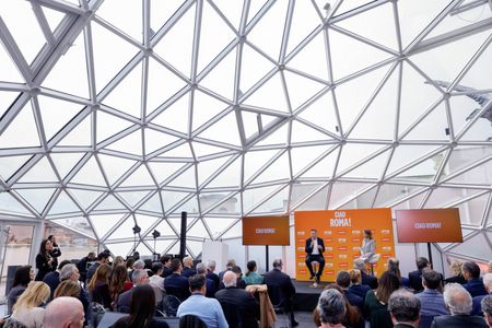 tagreuters.com2025binary_LYNXNPEL301OI-VIEWIMAGE