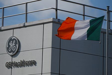 tagreuters.com2025binary_LYNXNPEL32071-VIEWIMAGE