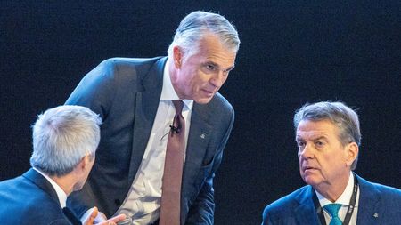 tagreuters.com2025binary_LYNXNPEL390CW-VIEWIMAGE