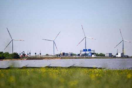 tagreuters.com2025binary_LYNXNPEL4T0EW-VIEWIMAGE