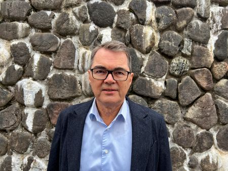 tagreuters.com2025binary_LYNXNPEL530DS-VIEWIMAGE