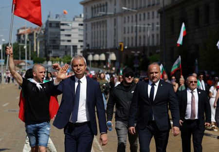 tagreuters.com2025binary_LYNXNPEL530IL-VIEWIMAGE