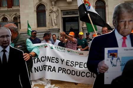 tagreuters.com2025binary_LYNXNPEL530OZ-VIEWIMAGE