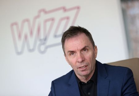 tagreuters.com2025binary_LYNXNPEL540AM-VIEWIMAGE