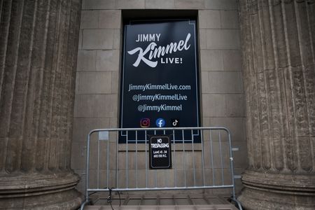 tagreuters.com2025binary_LYNXNPEL8H01Q-VIEWIMAGE