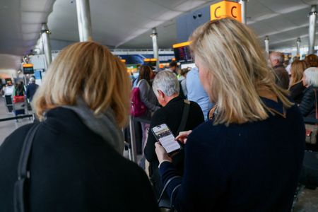 tagreuters.com2025binary_LYNXNPEL8M02V-VIEWIMAGE