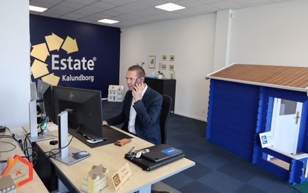 tagreuters.com2025binary_LYNXNPEL8O08W-VIEWIMAGE