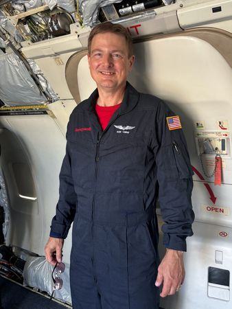 tagreuters.com2025binary_LYNXNPEL8O0H0-VIEWIMAGE