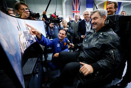 tagreuters.com2025binary_LYNXNPEL8O0MT-VIEWIMAGE