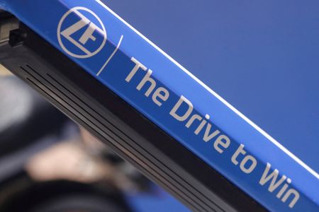 tagreuters.com2025binary_LYNXNPEL901NQ-VIEWIMAGE