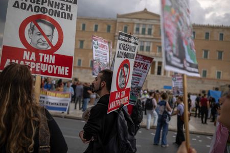 tagreuters.com2025binary_LYNXNPEL901U0-VIEWIMAGE