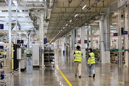 tagreuters.com2025binary_LYNXNPEL9E0IS-VIEWIMAGE