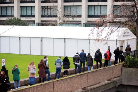 tagreuters.com2021binary_LYNXMPEHBC0GA-VIEWIMAGE