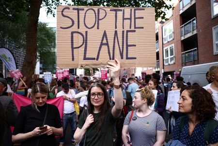 tagreuters.com2022binary_LYNXMPEI5C0YP-VIEWIMAGE