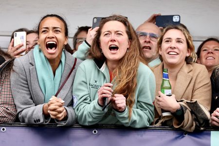 tagreuters.com2022binary_LYNXNPEI320AS-VIEWIMAGE