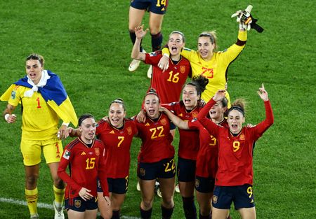 tagreuters.com2023binary_LYNXMPEJ7J04G-VIEWIMAGE