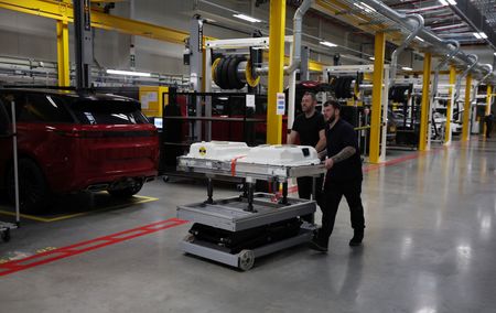 tagreuters.com2023binary_LYNXMPEJ9M0DB-VIEWIMAGE