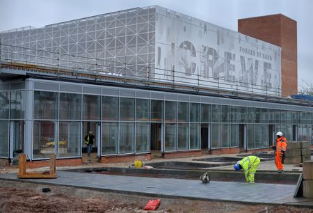 tagreuters.com2024binary_LYNXMPEK1505H-VIEWIMAGE