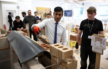 tagreuters.com2024binary_LYNXMPEK4P03V-VIEWIMAGE