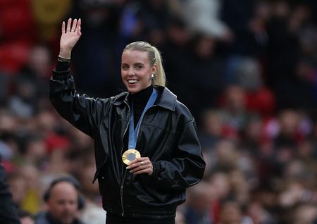 tagreuters.com2024binary_LYNXMPEKBT0KT-VIEWIMAGE