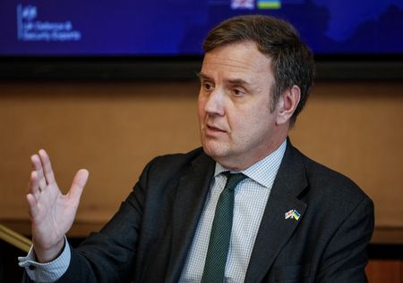 tagreuters.com2024binary_LYNXNPEK390KF-VIEWIMAGE