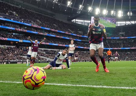 tagreuters.com2025binary_LYNXMPEL0303L-VIEWIMAGE