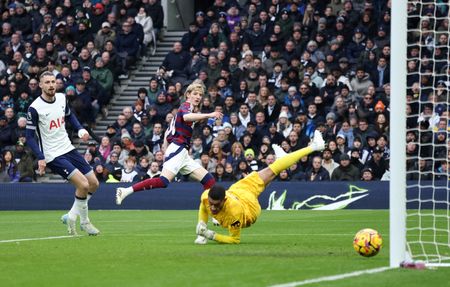 tagreuters.com2025binary_LYNXMPEL0303N-VIEWIMAGE