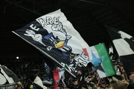 tagreuters.com2025binary_LYNXMPEL14117-VIEWIMAGE