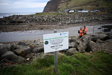 tagreuters.com2025binary_LYNXMPEL2D0BR-VIEWIMAGE