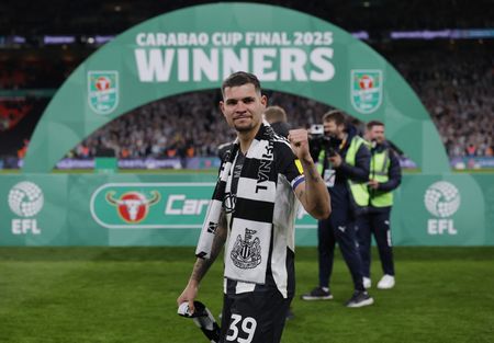 tagreuters.com2025binary_LYNXMPEL2F0A4-VIEWIMAGE