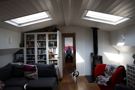 tagreuters.com2025binary_LYNXMPEL3F05Z-VIEWIMAGE